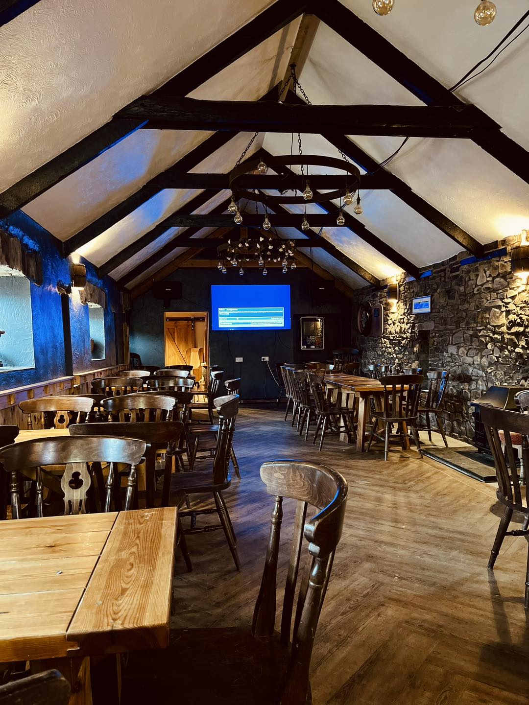 Jan'z Restaurant & BB's Bar